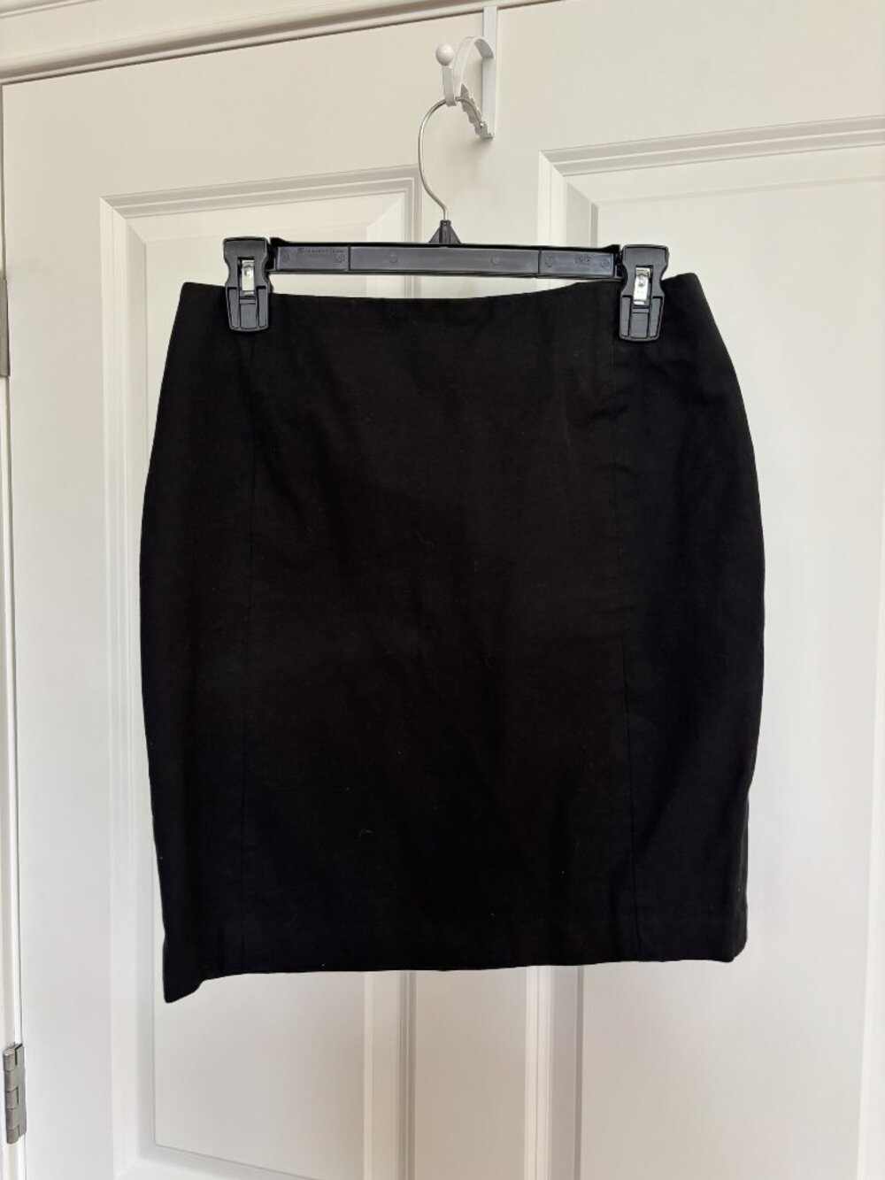 Banana Republic Black Seamed Pencil Skirt, Size 4